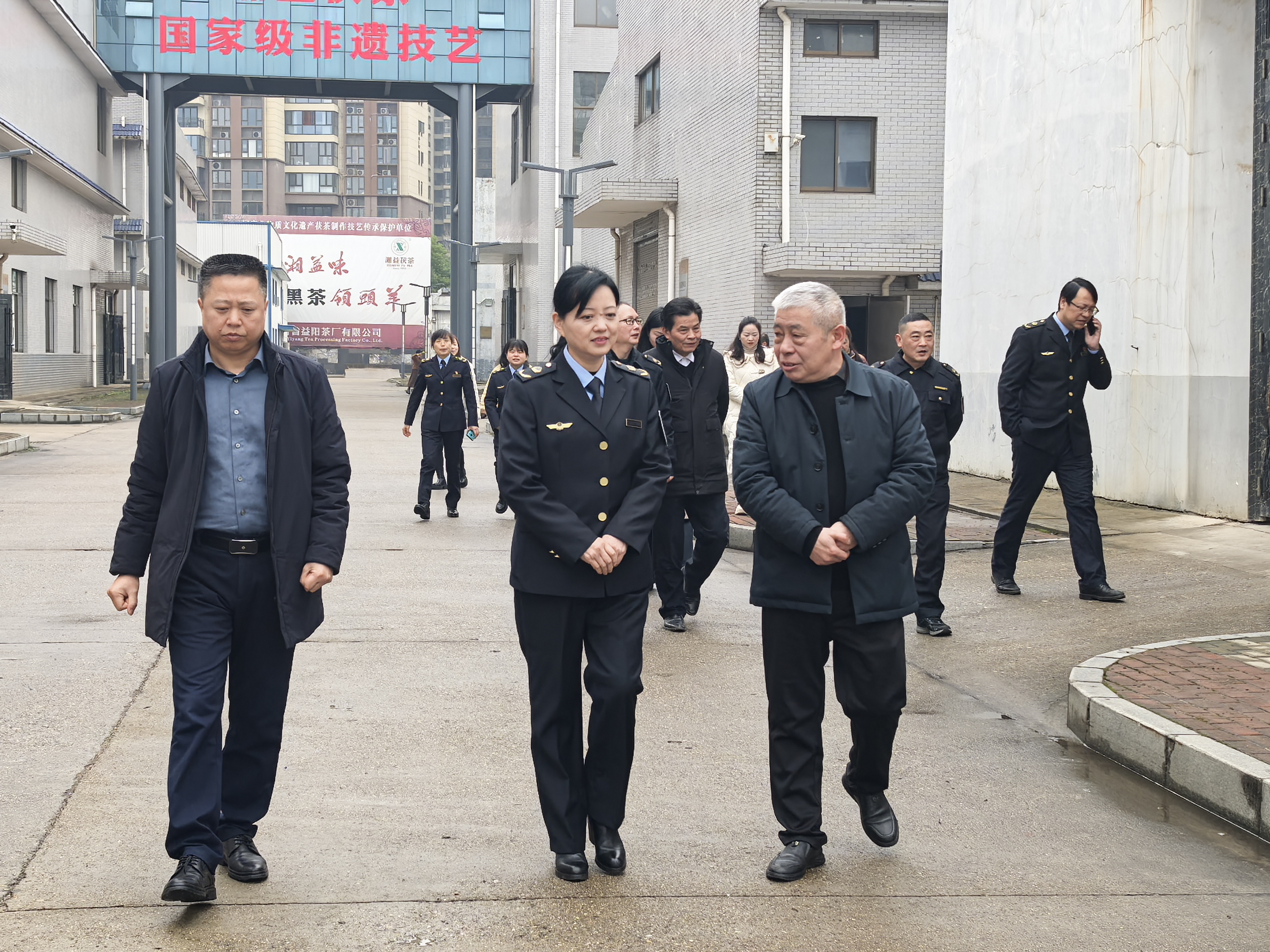 益陽市消保委走進湘益茯茶 見證非遺技藝的品質堅守